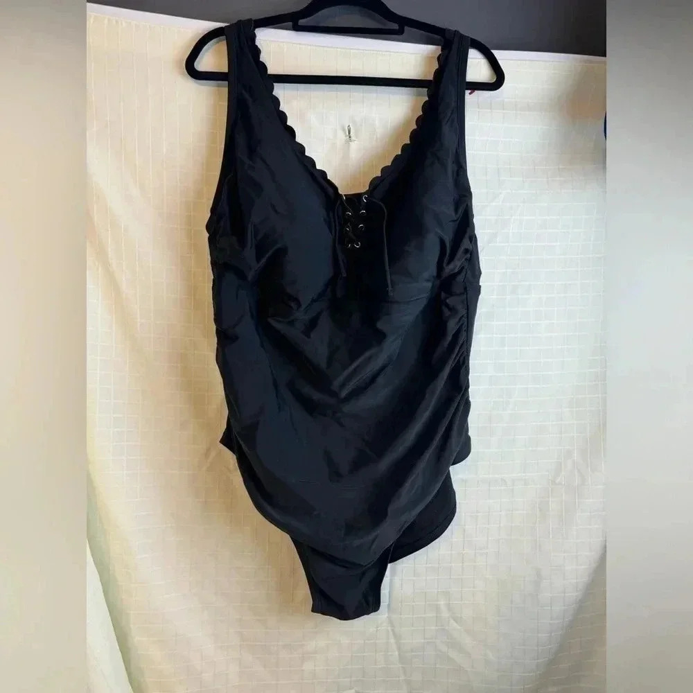 Kona Sol Scalloped Black Women's V Neck Front One Piece Swimsuit Size 24W